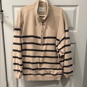 Abercrombie & Fitch Tan and Black Sunday half zip